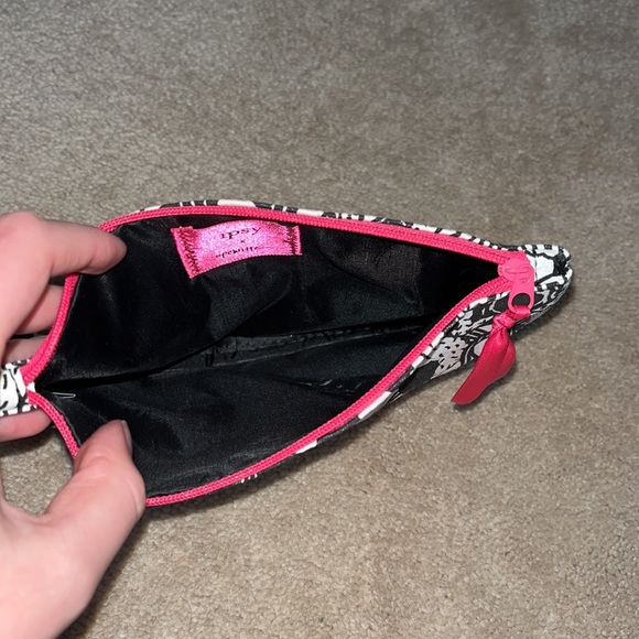 IPSY BAG MAKEUP COSMETIC BLACK WHITE PINK COLOR YOURSELF - Picture 3 of 5